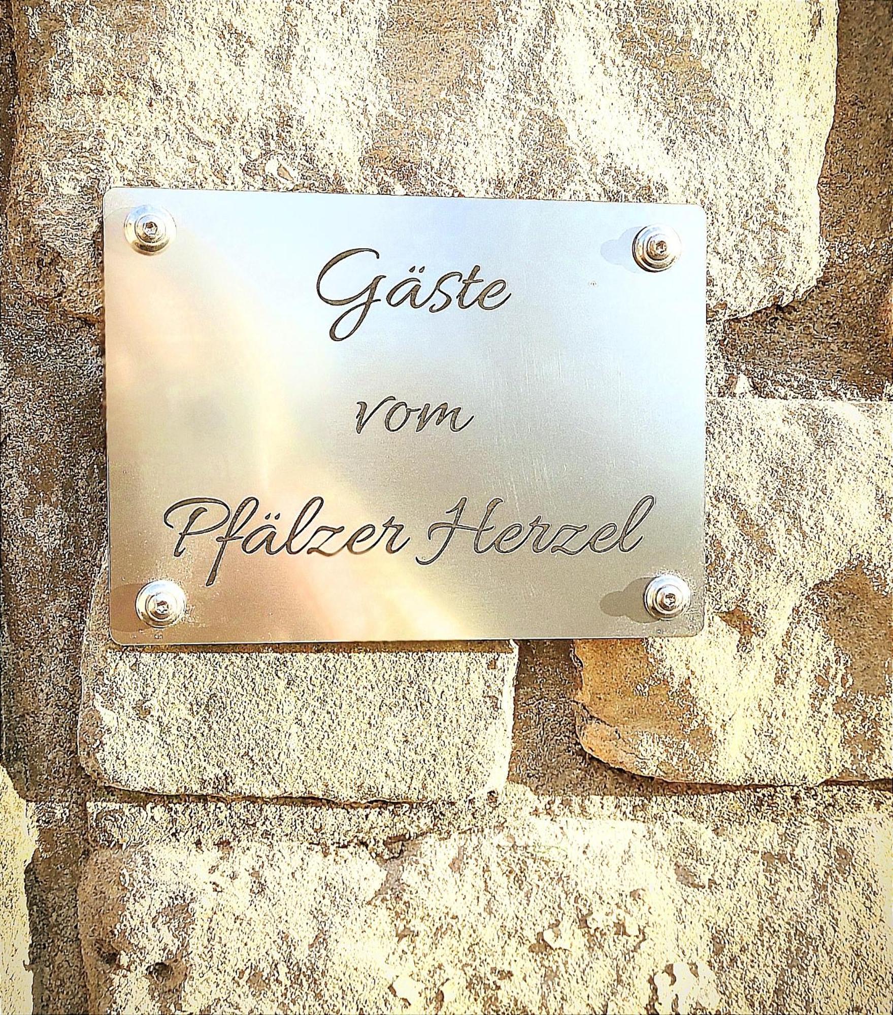 Neustadt an der Weinstraße Pfaelzer Herzel מראה חיצוני תמונה